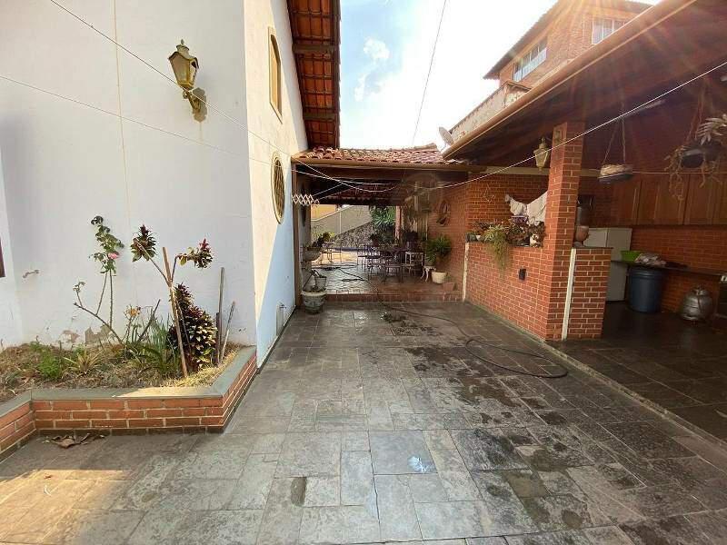 Casa, Santa Lúcia, 5 Quartos, 4 Vagas, 3 Suítes