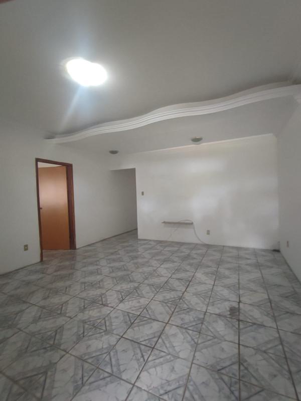 Casa, Braúnas, 4 Quartos, 6 Vagas, 1 Suíte