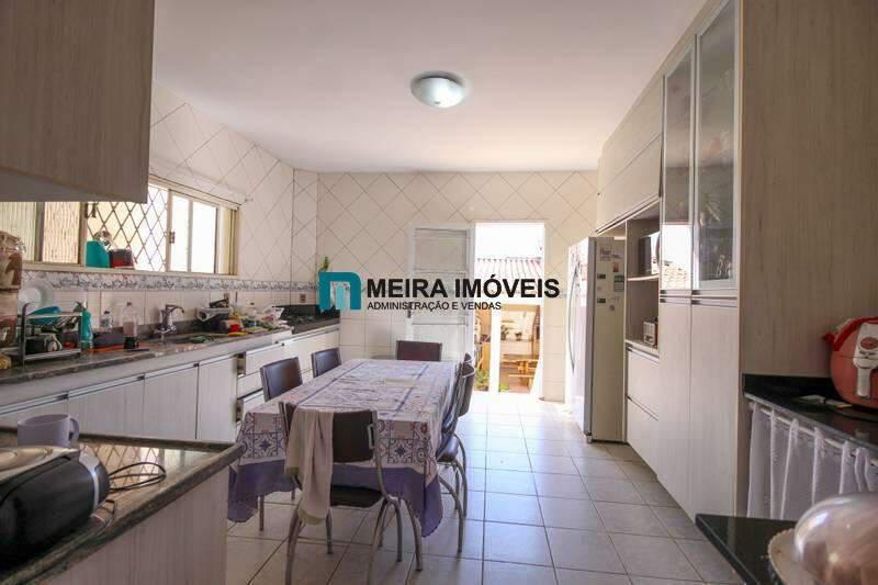 Casa, Planalto, 5 Quartos, 4 Vagas, 1 Suíte