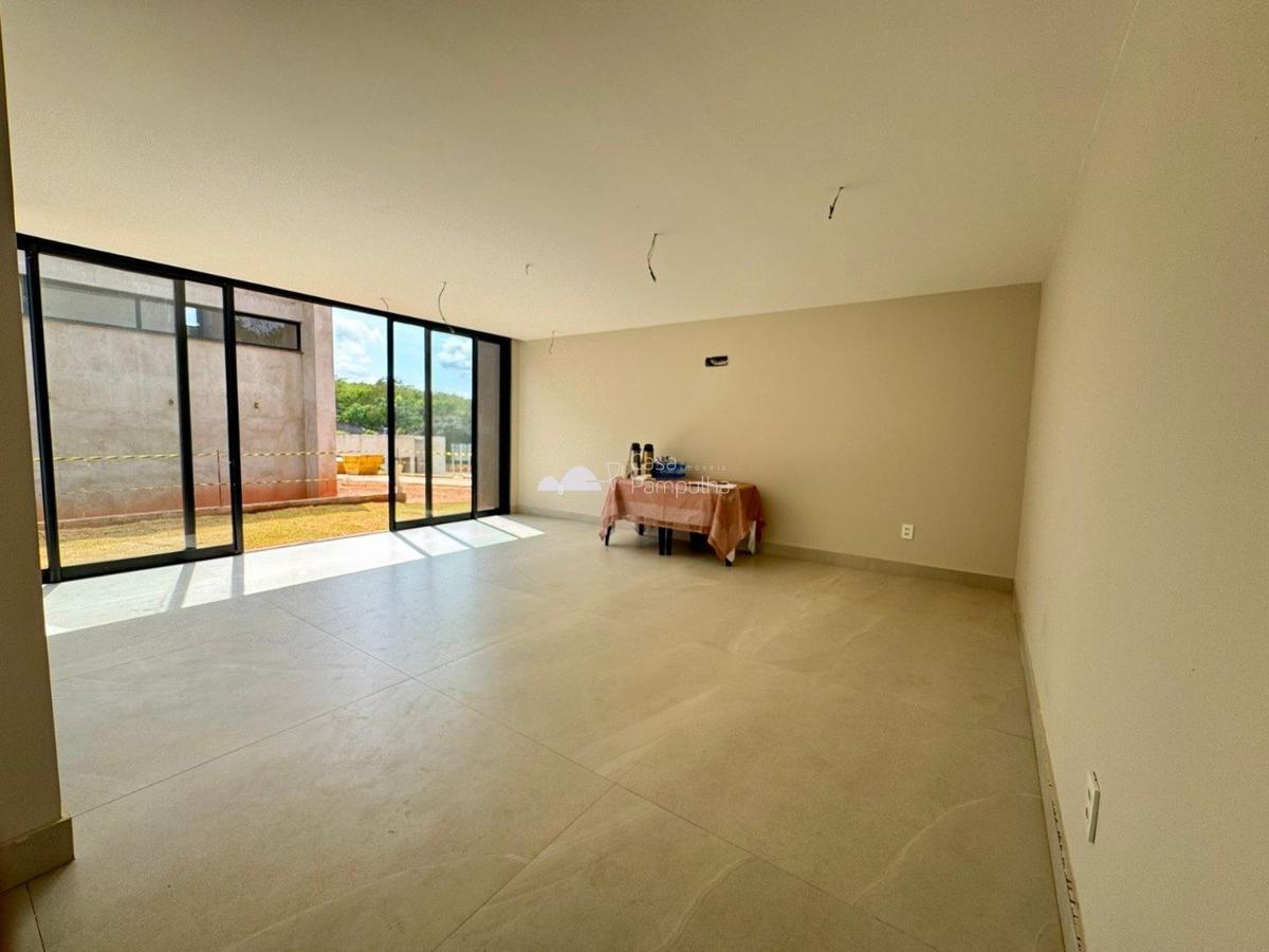 Casa, Trevo, 4 Quartos, 4 Vagas, 2 Suítes