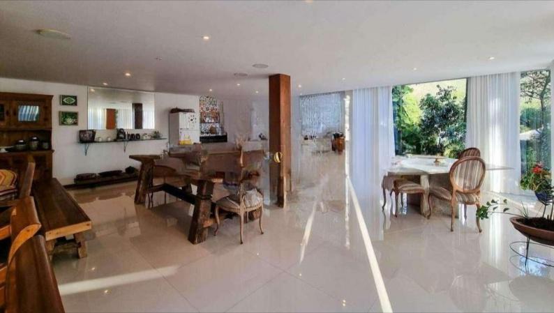 Casa, Retiro do Chalé, 5 Quartos, 4 Vagas, 2 Suítes