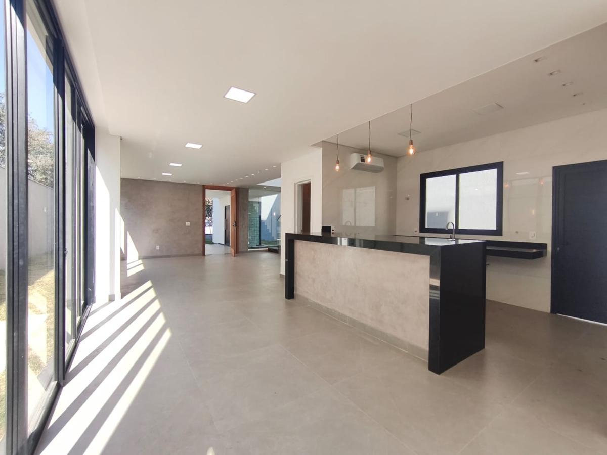 Casa, Trevo, 4 Quartos, 4 Vagas, 3 Suítes