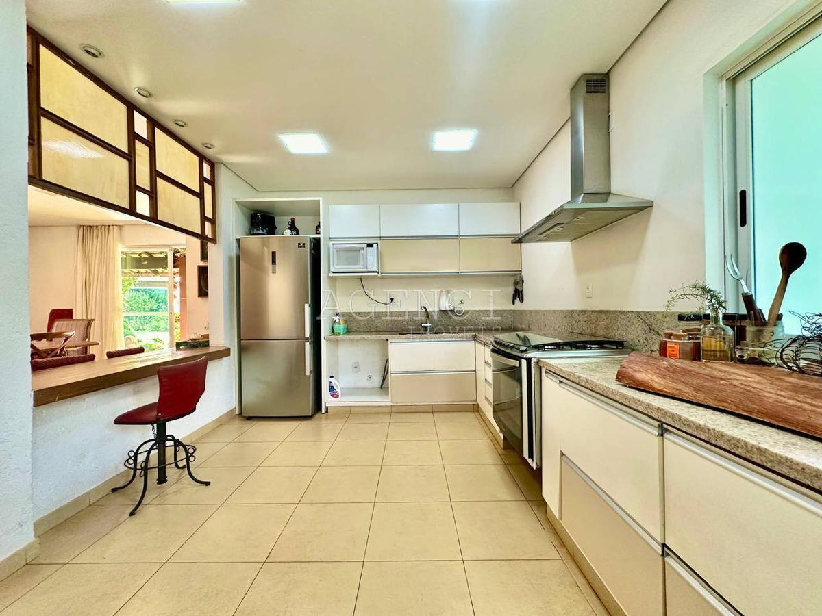 Casa, Jardim Canadá, 5 Quartos, 0 Vaga, 1 Suíte
