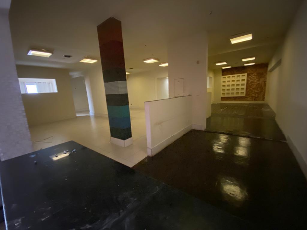 Casa Comercial, Funcionários, 0 Quarto, 0 Vaga