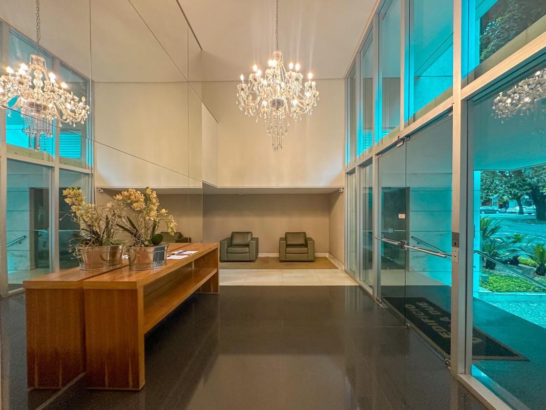 Cobertura, Funcionários, 2 Quartos, 2 Vagas, 2 Suítes