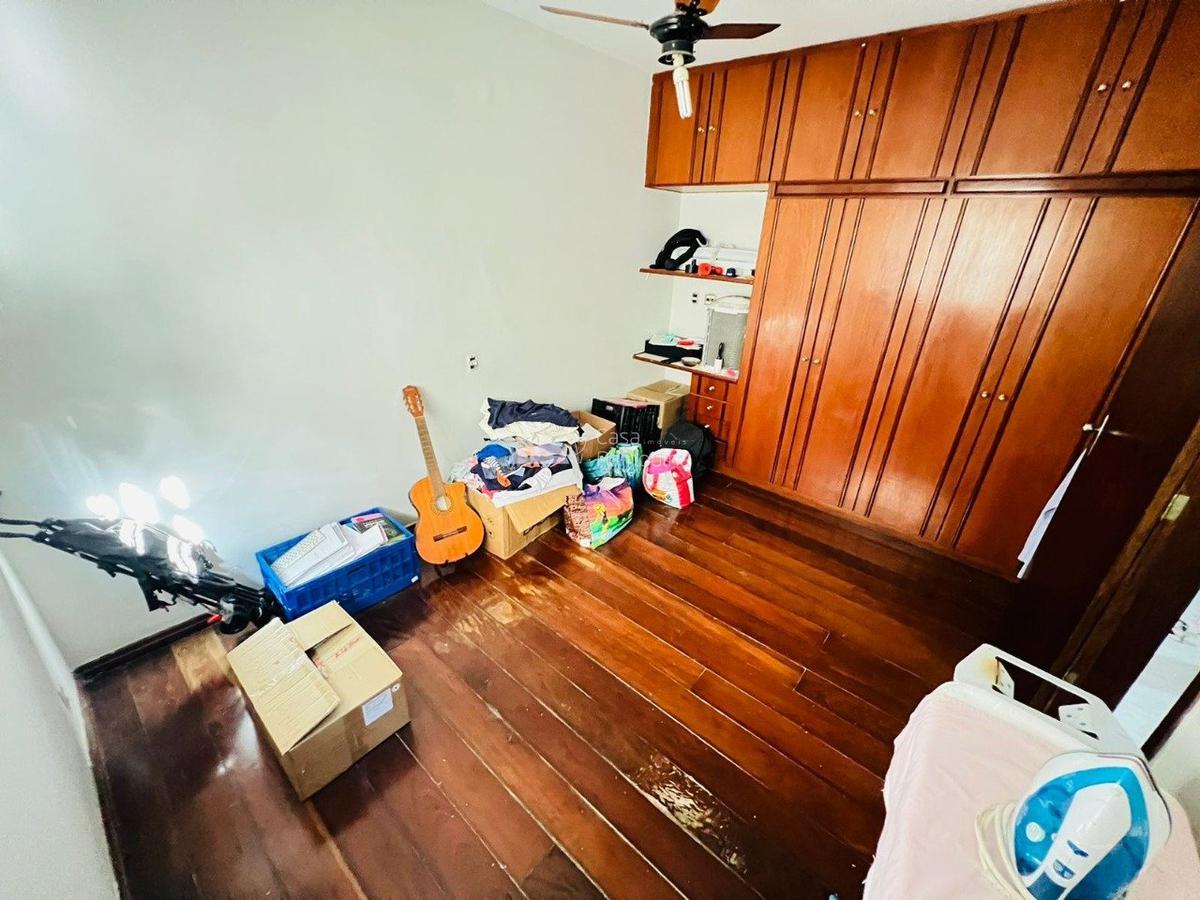 Casa, Santa Branca, 5 Quartos, 4 Vagas, 2 Suítes