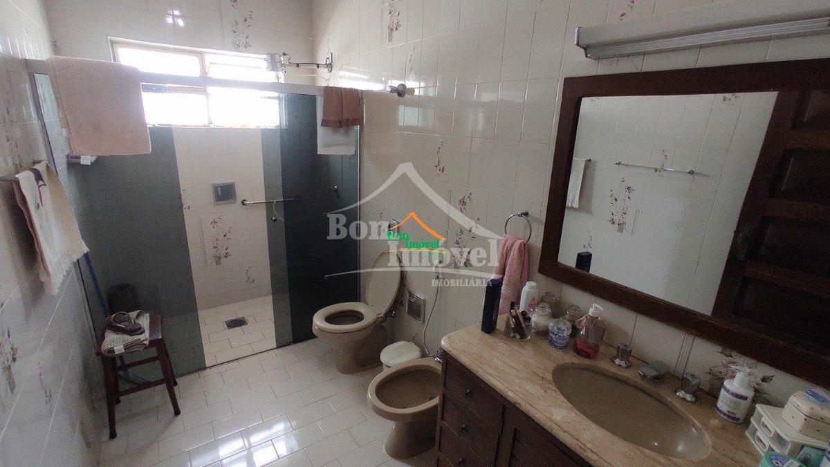 Casa, Centro, 3 Quartos, 3 Vagas, 1 Suíte