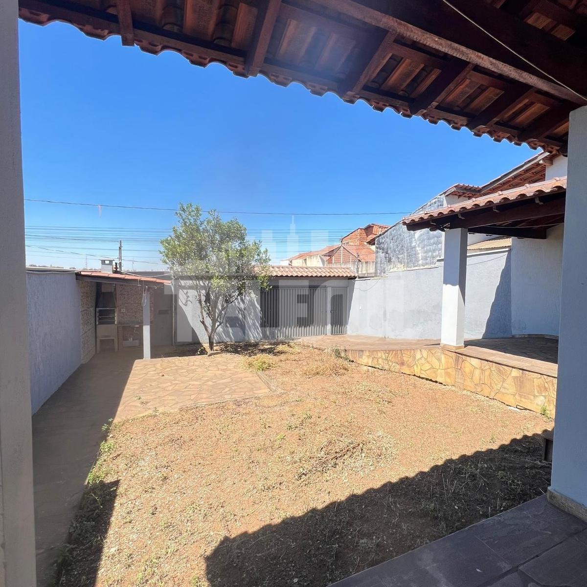 Casa, Parque Rinaldo, 2 Quartos, 2 Vagas, 1 Suíte