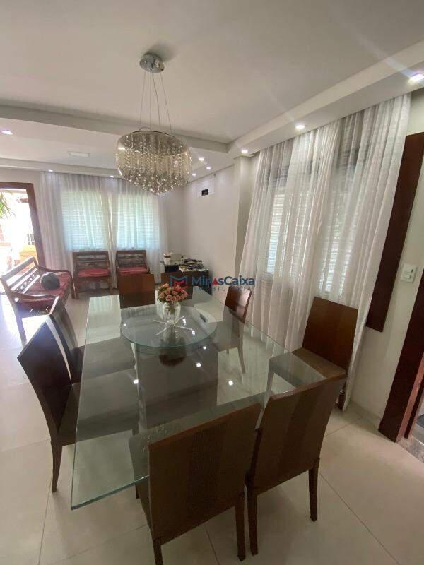 Casa, Santa Maria, 4 Quartos, 3 Vagas, 3 Suítes