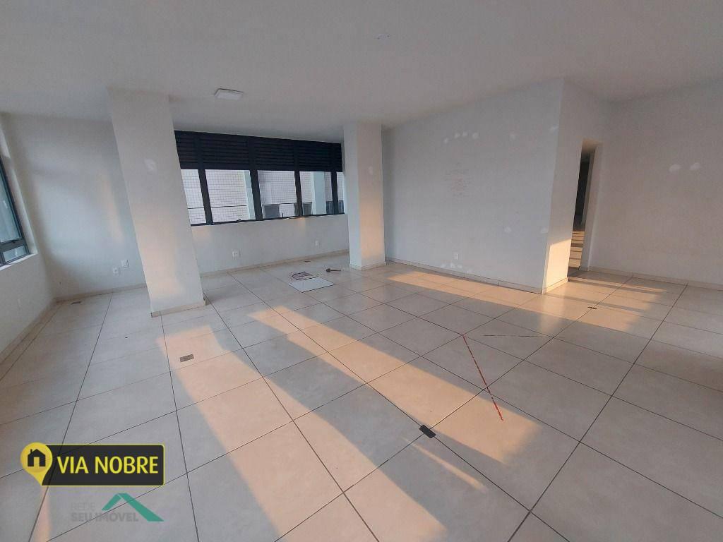 Sala, Funcionários