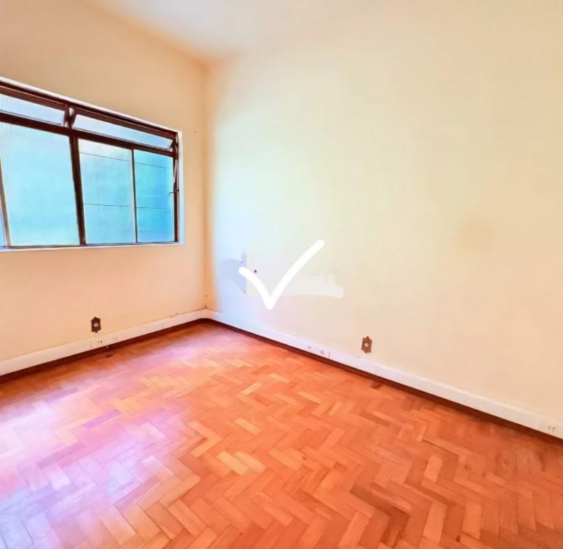 Casa, Sagrada Família, 6 Quartos, 2 Vagas, 1 Suíte