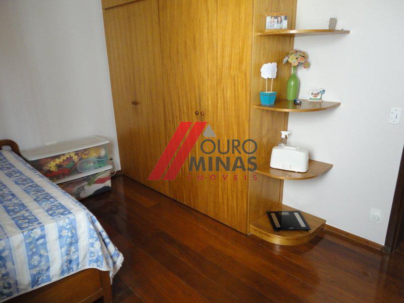 Casa, Sagrada Família, 4 Quartos, 5 Vagas, 1 Suíte