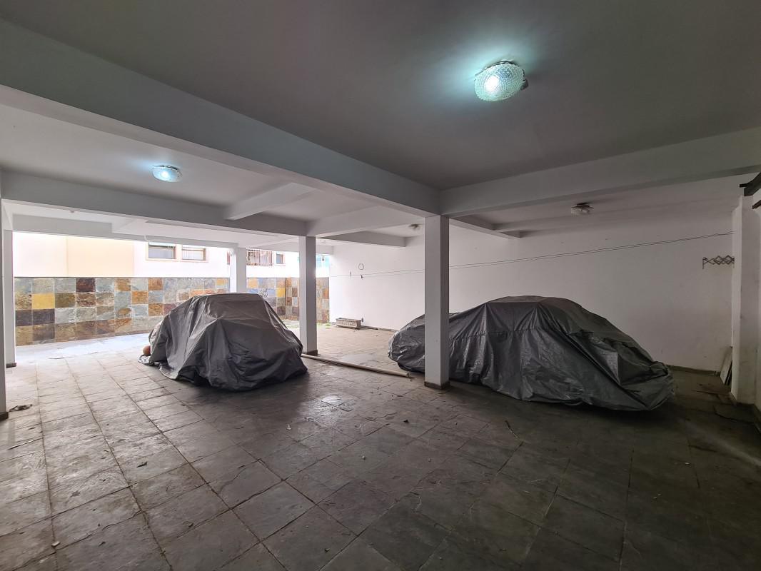 Casa, Gutierrez, 5 Quartos, 4 Vagas, 2 Suítes