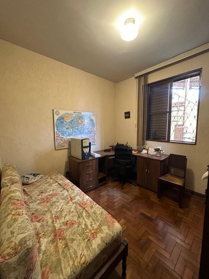 Casa, Cachoeirinha, 3 Quartos, 4 Vagas, 1 Suíte