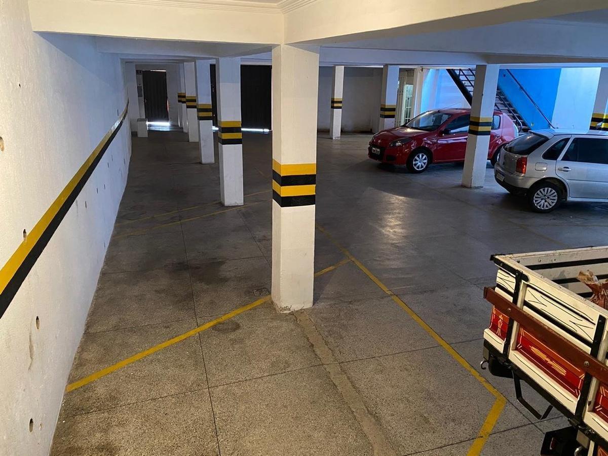 Apartamento, Floresta, 1 Quarto, 0 Vaga