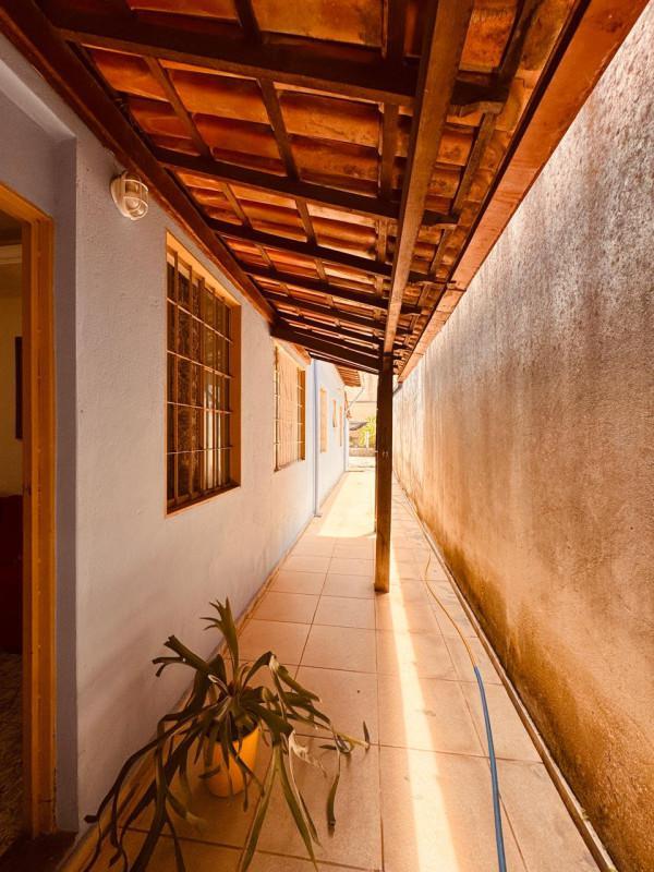 Casa, Jardim Riacho das Pedras, 3 Quartos, 4 Vagas, 1 Suíte