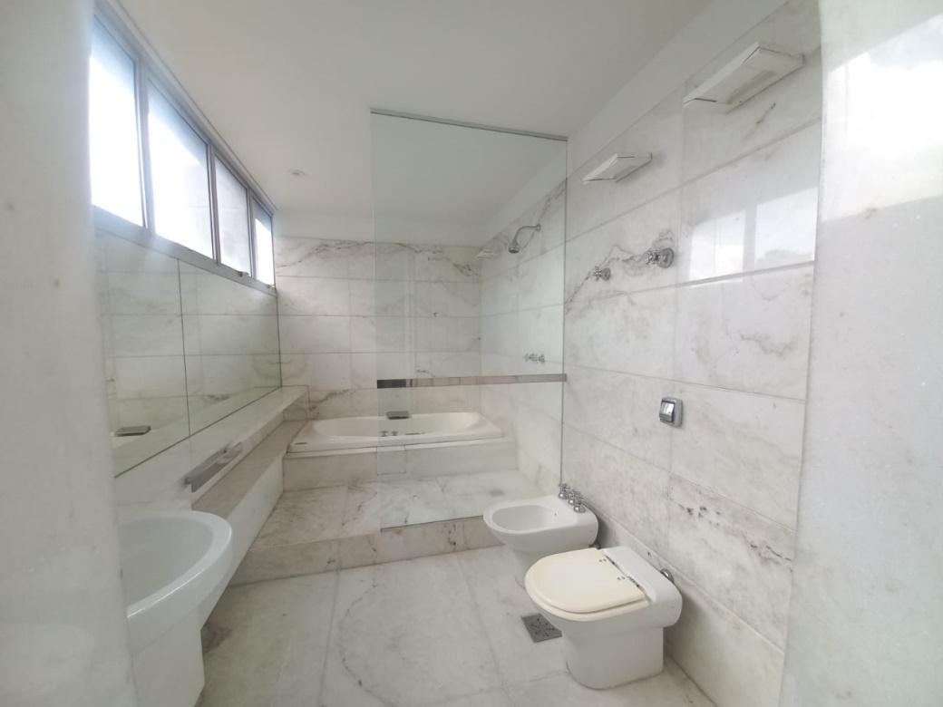 Cobertura, Funcionários, 4 Quartos, 3 Vagas, 2 Suítes