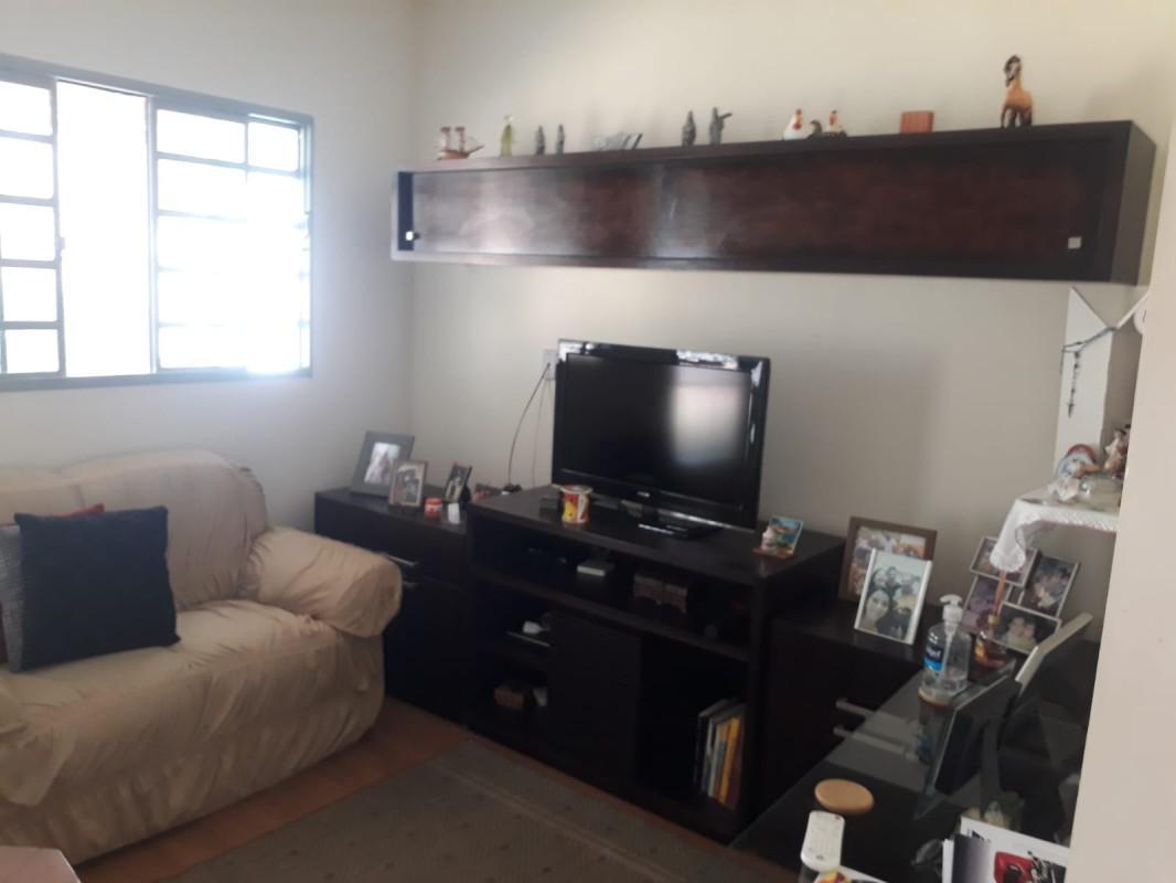 Casa, Casa Branca, 2 Quartos, 4 Vagas, 1 Suíte