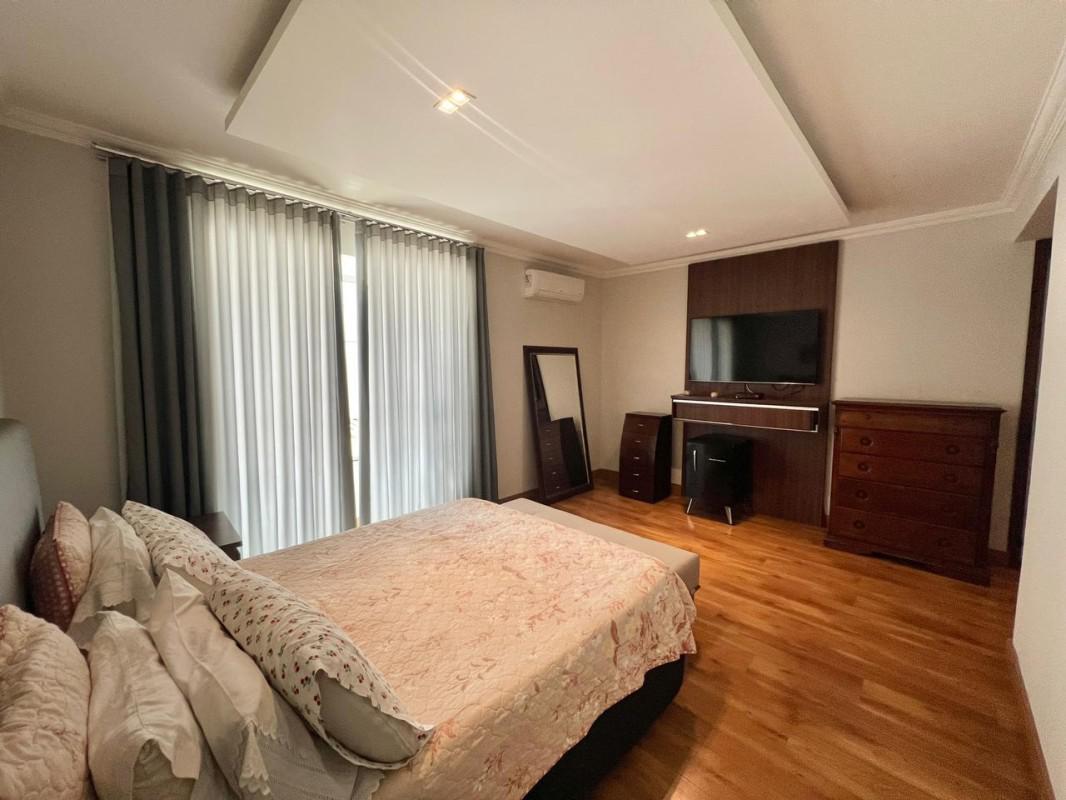 Casa, Castelo, 4 Quartos, 4 Vagas, 1 Suíte