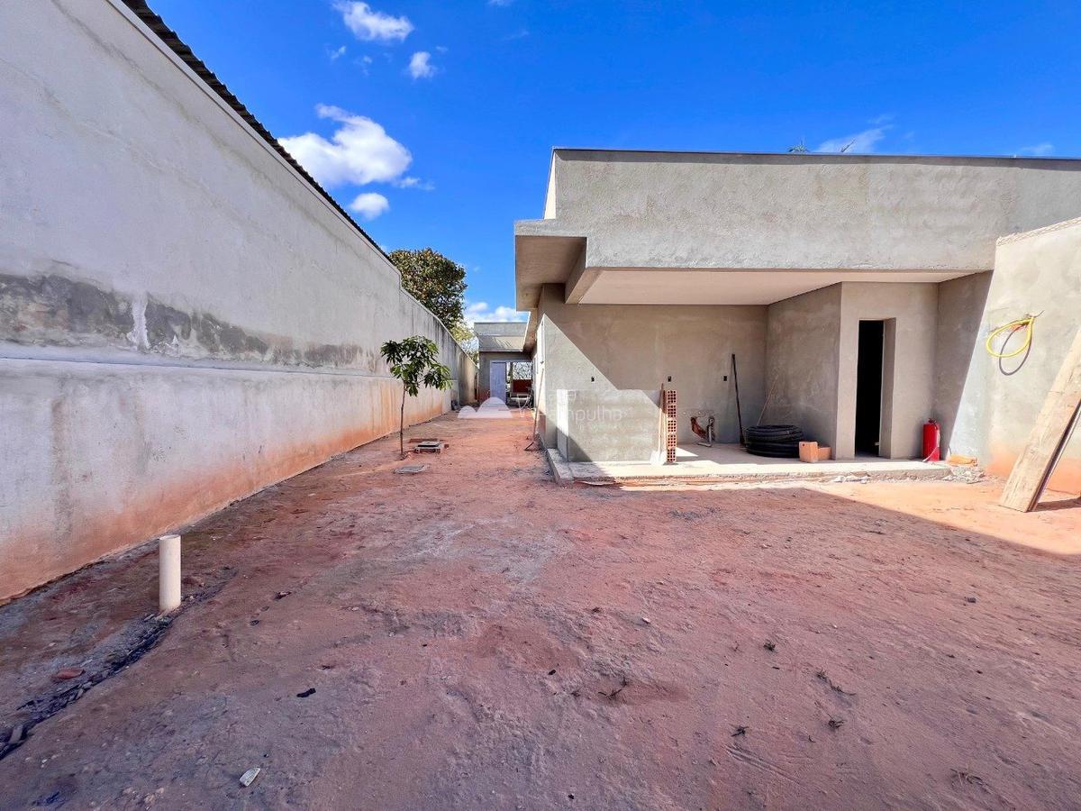 Casa, Trevo, 4 Quartos, 3 Vagas, 3 Suítes