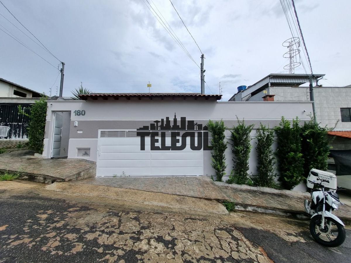 Casa, Jardim Ribeiro, 3 Quartos, 2 Vagas, 2 Suítes