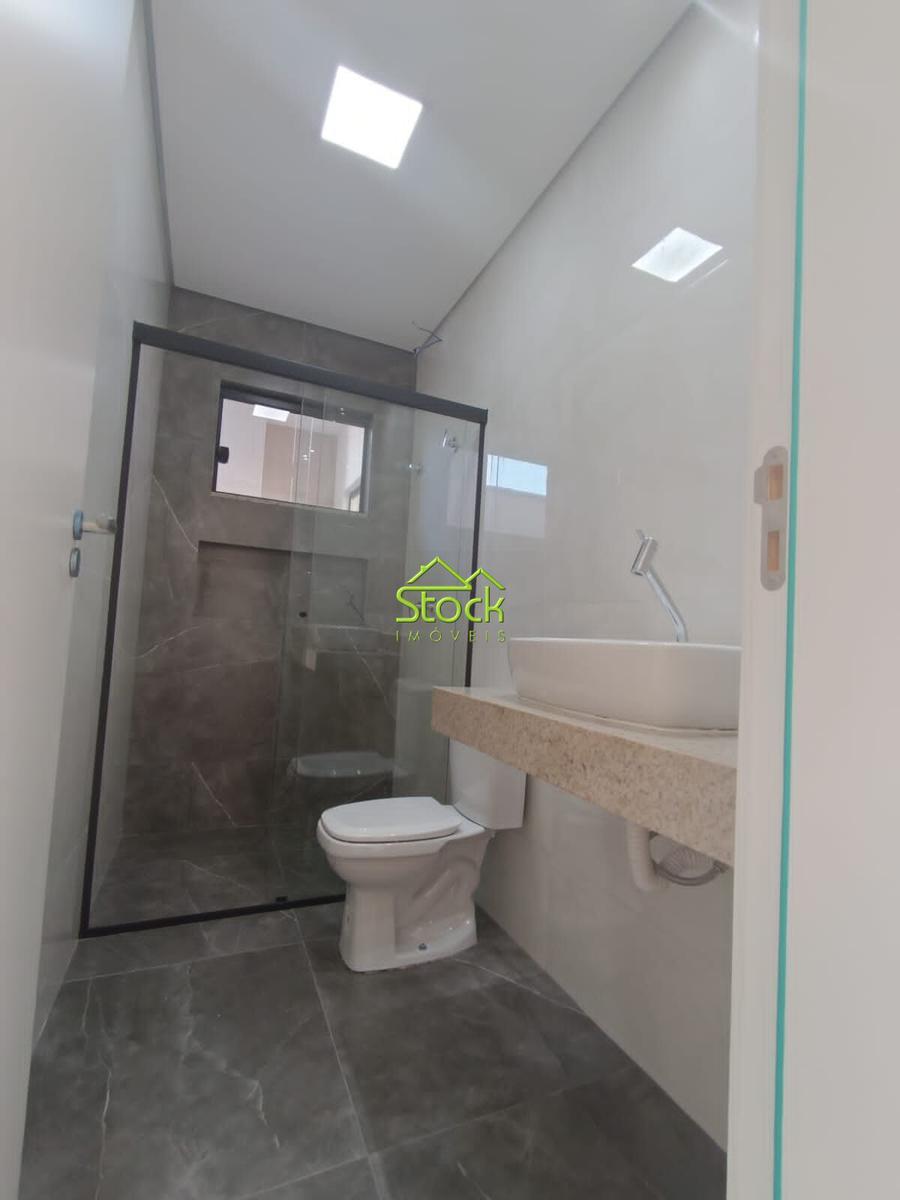 Casa, Jardim Imperial, 3 Quartos, 2 Vagas, 1 Suíte
