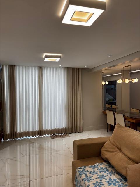 Apartamento, Sagrada Família, 3 Quartos, 2 Vagas, 1 Suíte
