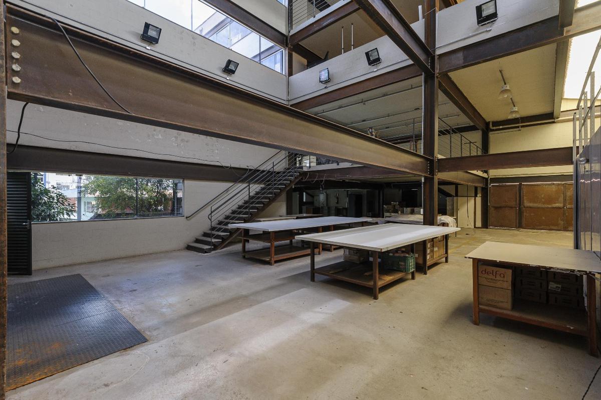 Prédio, São Lucas, 0 Quarto, 15 Vagas