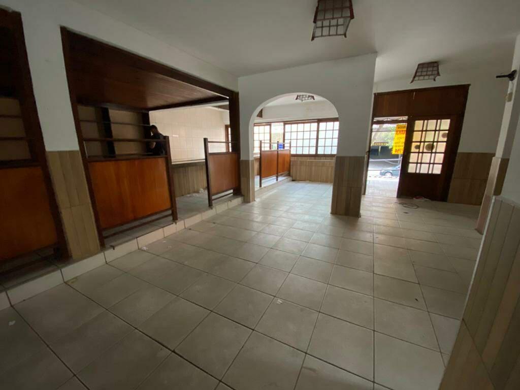 Casa Comercial, Funcionários, 0 Quarto, 0 Vaga