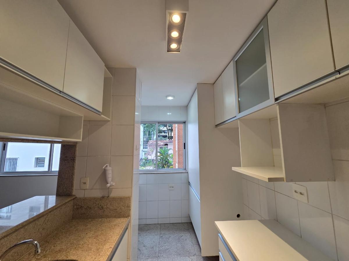 Apartamento, Funcionários, 2 Quartos, 2 Vagas, 1 Suíte