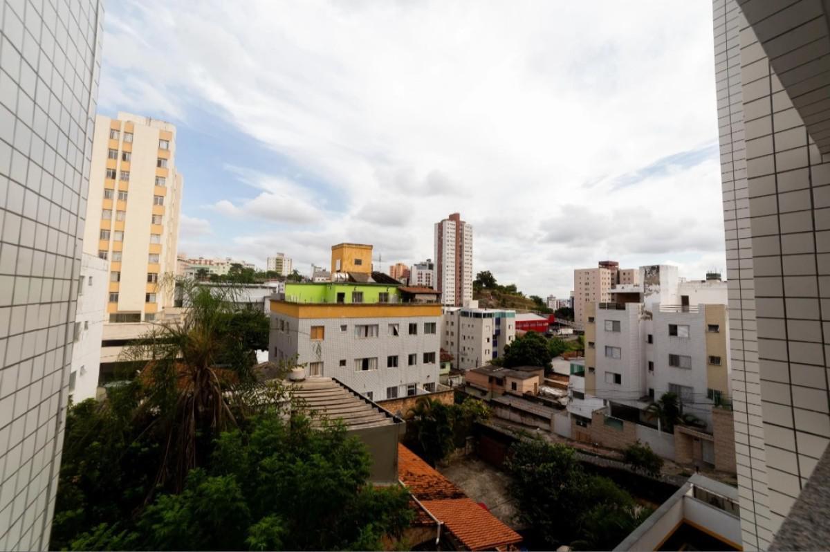 Apartamento, Sagrada Família, 3 Quartos, 2 Vagas, 1 Suíte