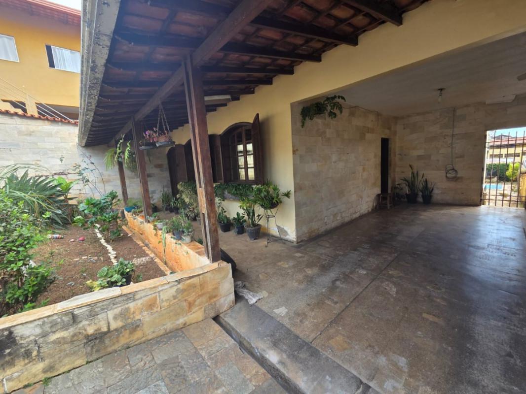 Casa, Novo Progresso, 6 Quartos, 2 Vagas, 1 Suíte