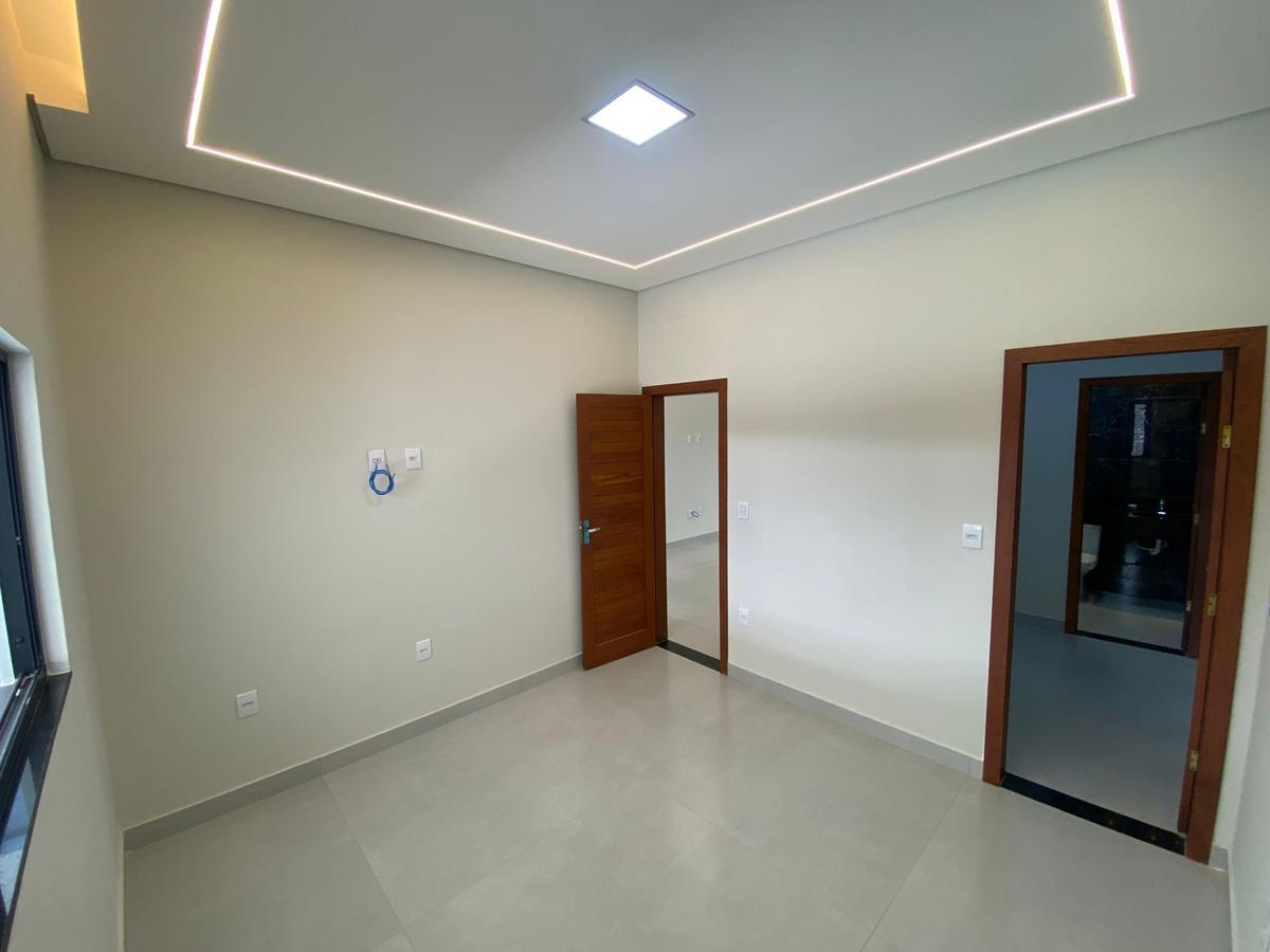 Casa, Jardim Europa, 3 Quartos, 4 Vagas, 1 Suíte