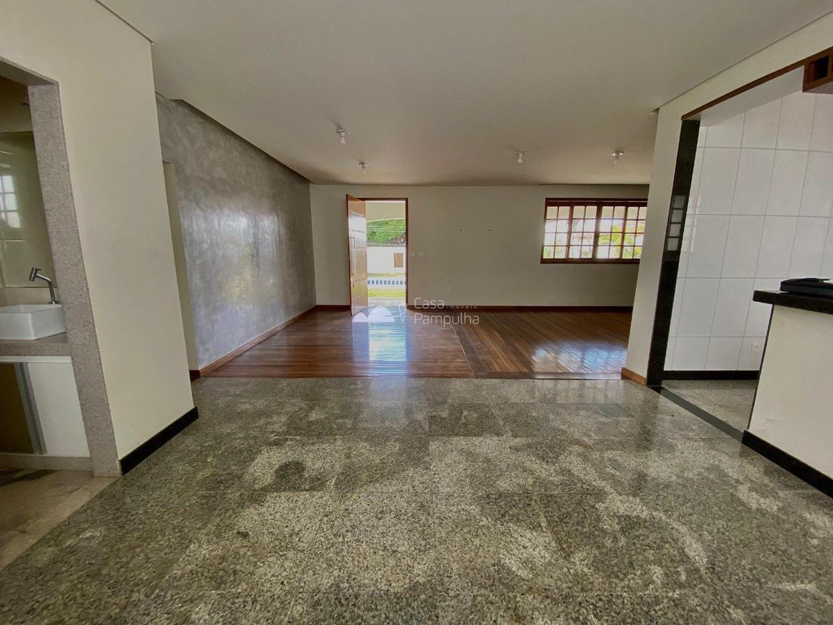 Casa, Braúnas, 3 Quartos, 8 Vagas, 2 Suítes