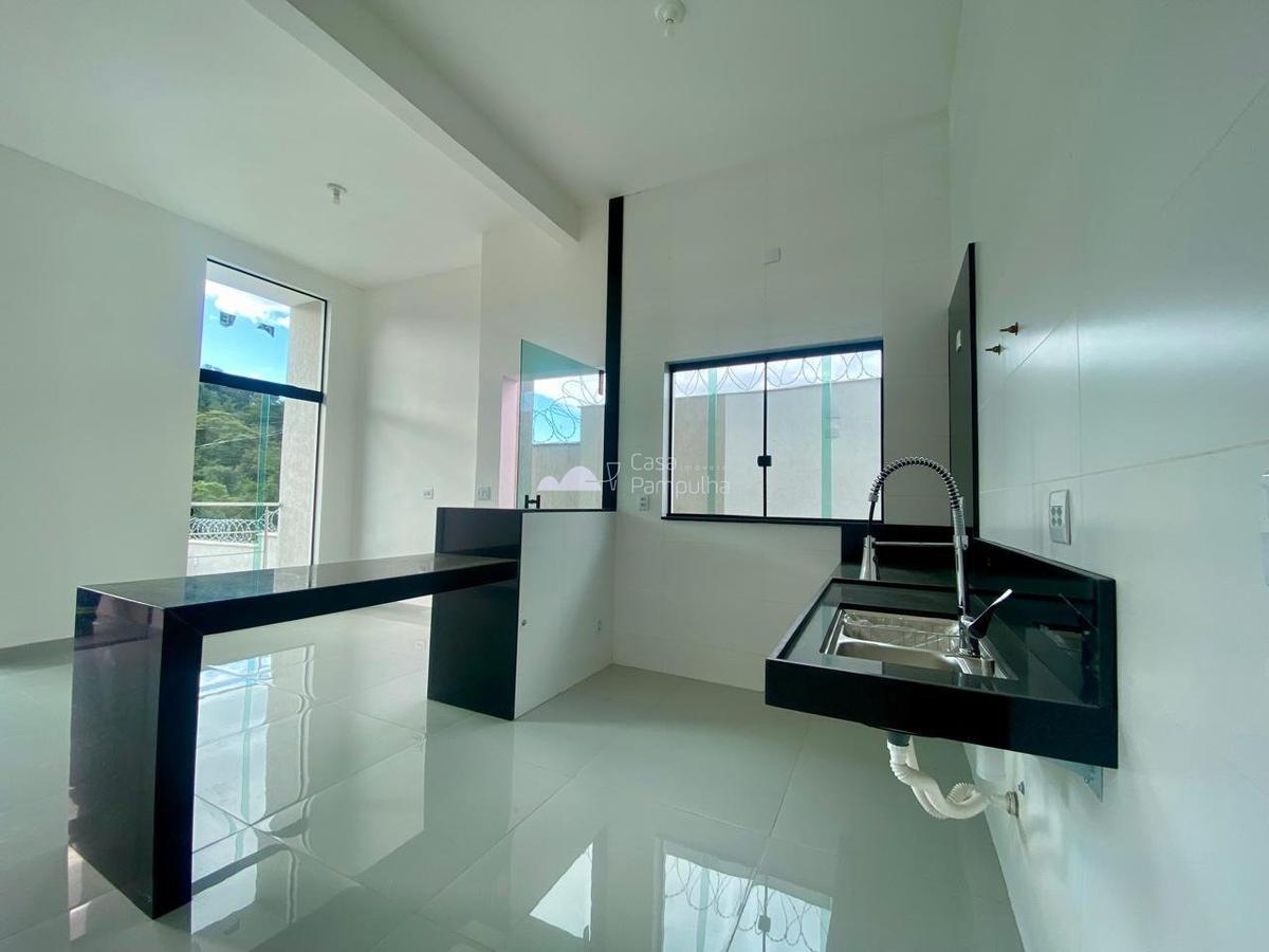 Casa, Novo Centro, 3 Quartos, 4 Vagas, 1 Suíte