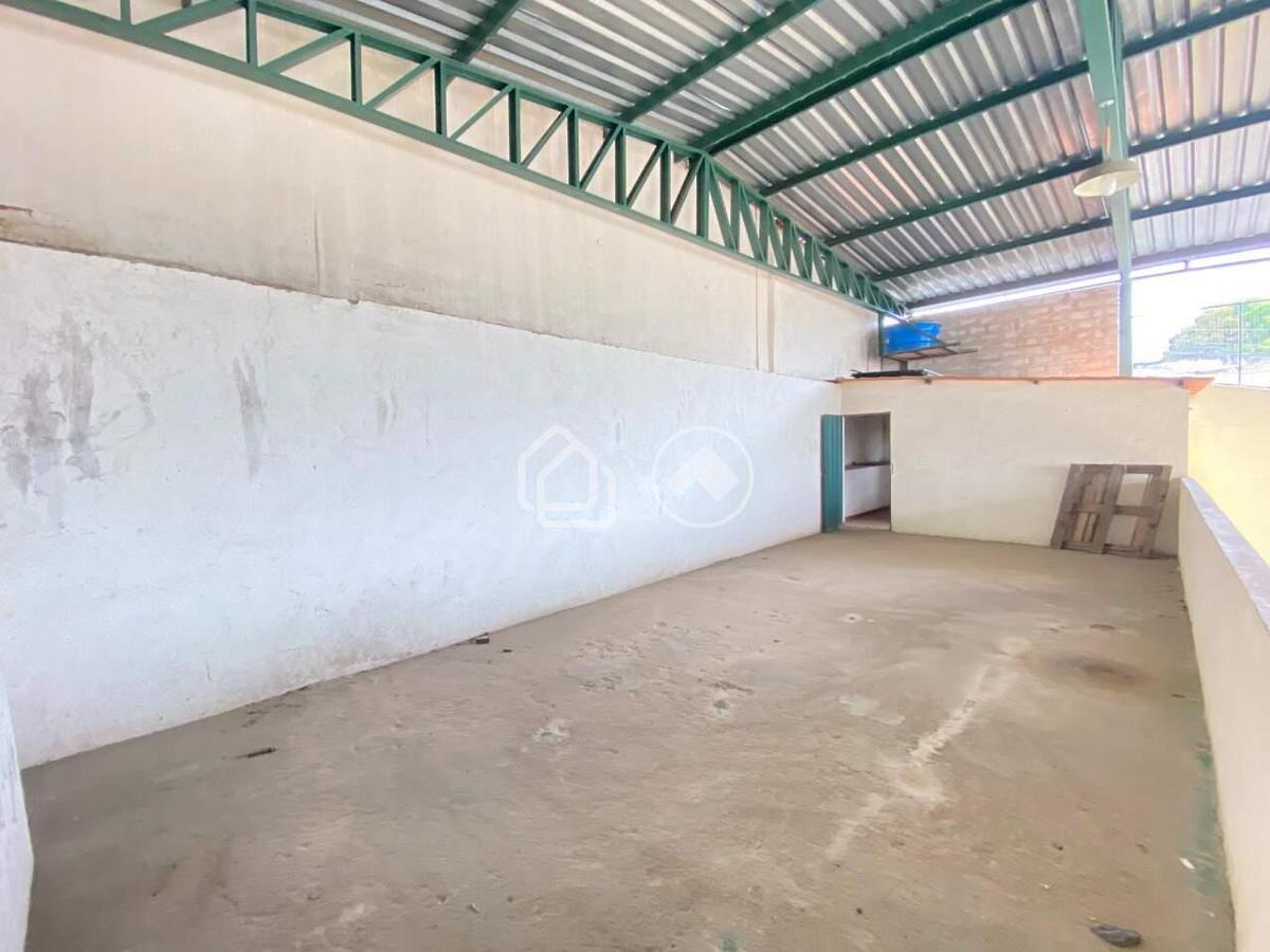 Galpão, Padre Eustáquio