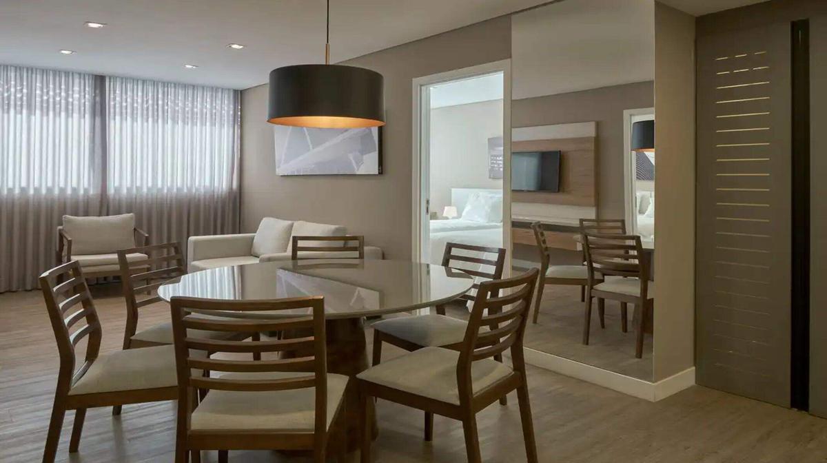 Apartamento, Estoril, 2 Quartos, 0 Vaga, 2 Suítes