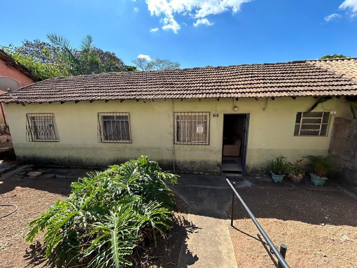 Casa, Horto, 2 Quartos, 2 Vagas