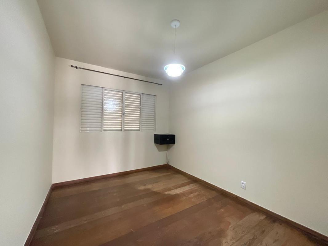 Casa, Sagrada Família, 4 Quartos, 6 Vagas, 1 Suíte