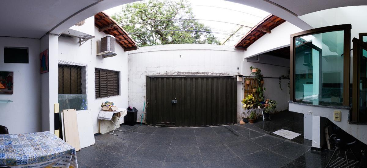 Casa Comercial, Coração Eucarístico, 2 Quartos, 4 Vagas, 10 Suítes