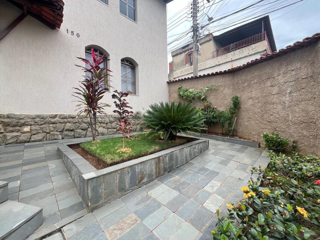 Casa, Alípio de Melo, 3 Quartos, 4 Vagas, 1 Suíte