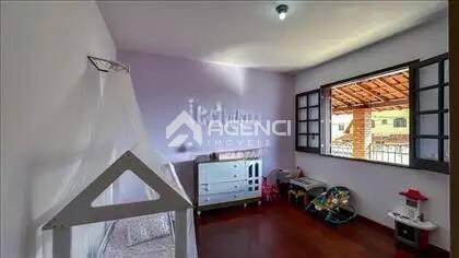 Casa, Camargos, 4 Quartos, 0 Vaga, 1 Suíte