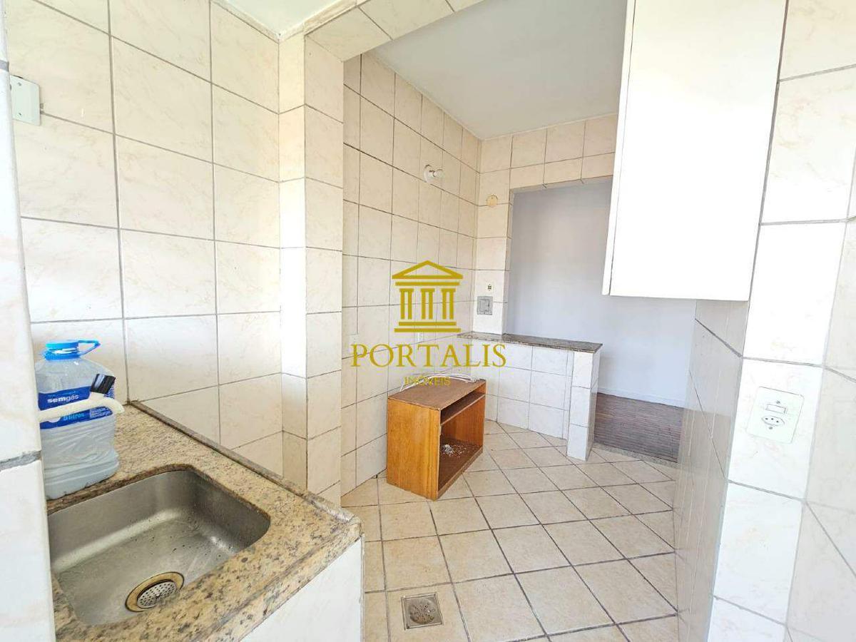 Apartamento, Floresta, 2 Quartos, 0 Vaga