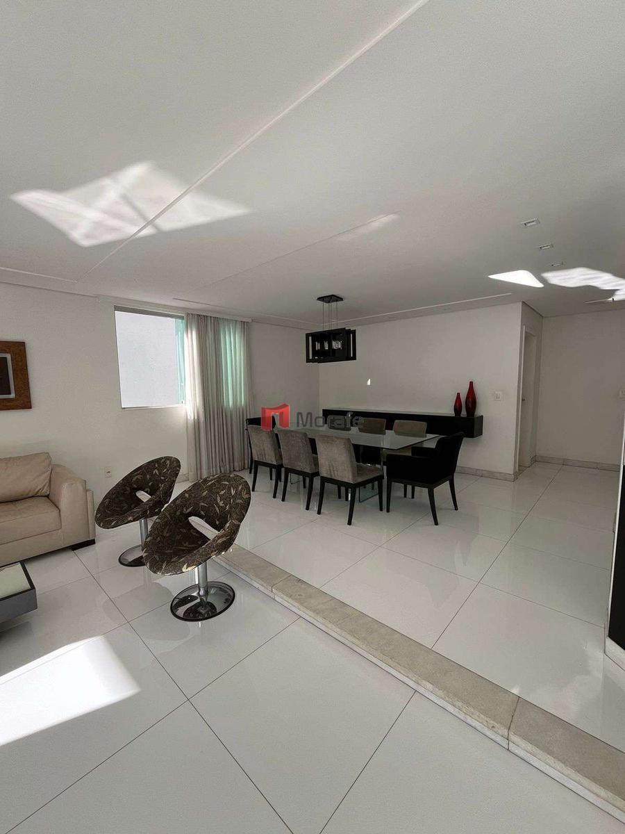 Casa, Castelo, 4 Quartos, 8 Vagas, 4 Suítes