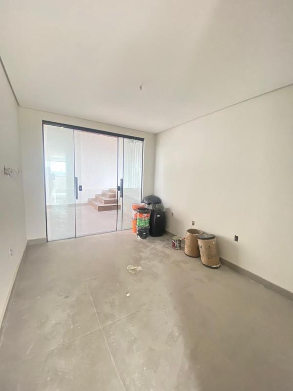 Casa, Masterville, 3 Quartos, 4 Vagas, 1 Suíte