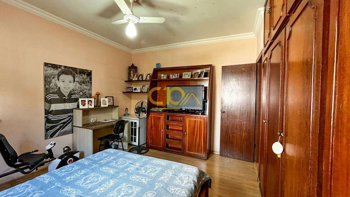 Casa, Cidade Nova, 7 Quartos, 2 Vagas, 1 Suíte