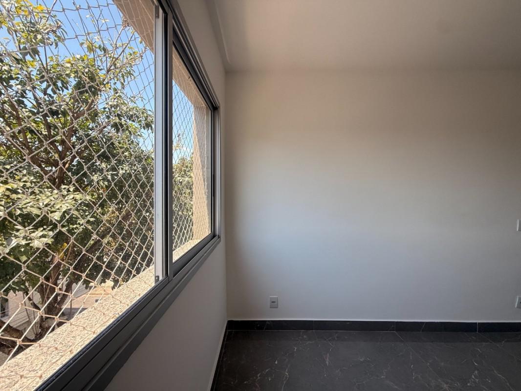 Apartamento, Sagrada Família, 3 Quartos, 2 Vagas, 1 Suíte