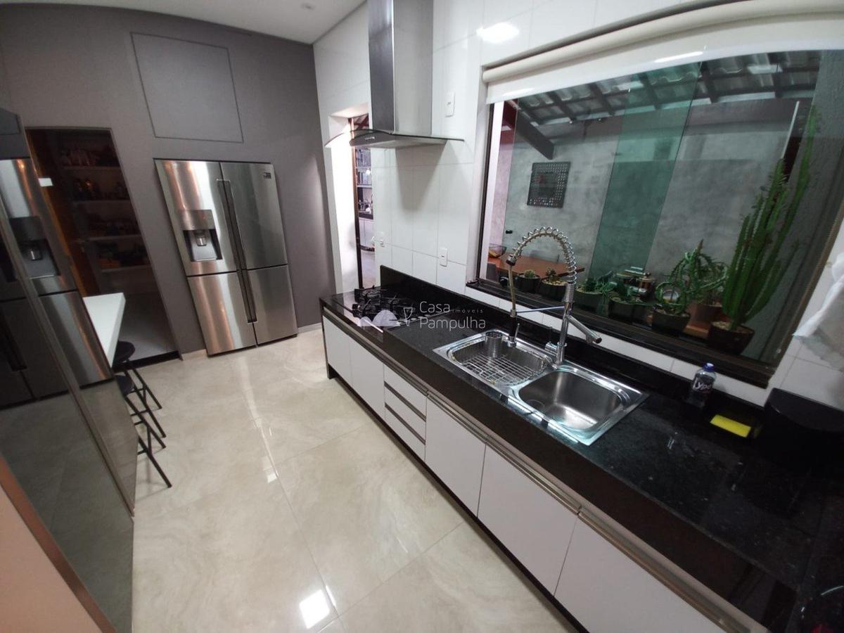 Casa, Santa Amélia, 3 Quartos, 6 Vagas, 2 Suítes