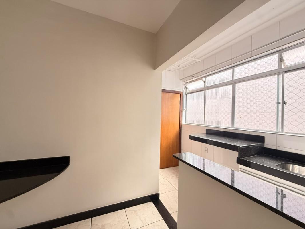 Apartamento, Sagrada Família, 2 Quartos, 1 Vaga, 1 Suíte