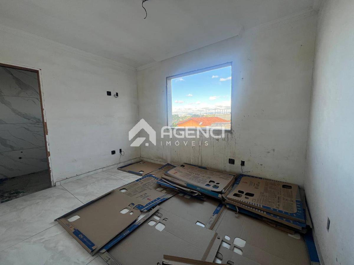 Casa, Pedra Azul, 2 Quartos, 0 Vaga, 1 Suíte